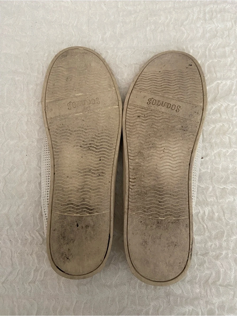 SALUDOS WHITE MESH SNEAKERS SIZE 6.5